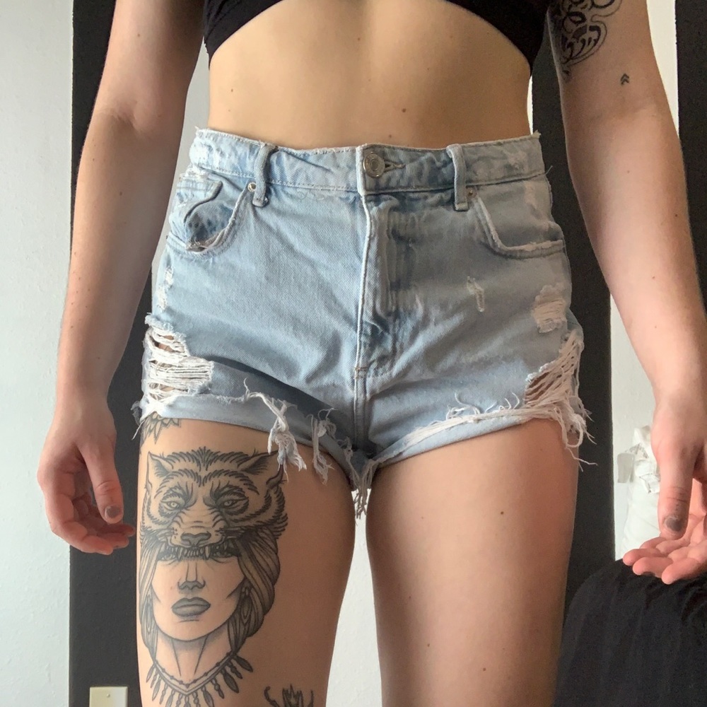 F21 festival Jean shorts